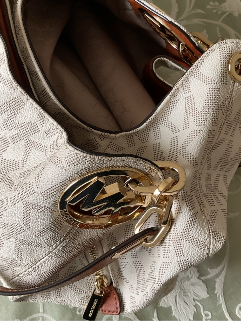 Michael Kors Beige/White Logo Shoulder Hobo with Gold Hardware - Picture 5 of 16